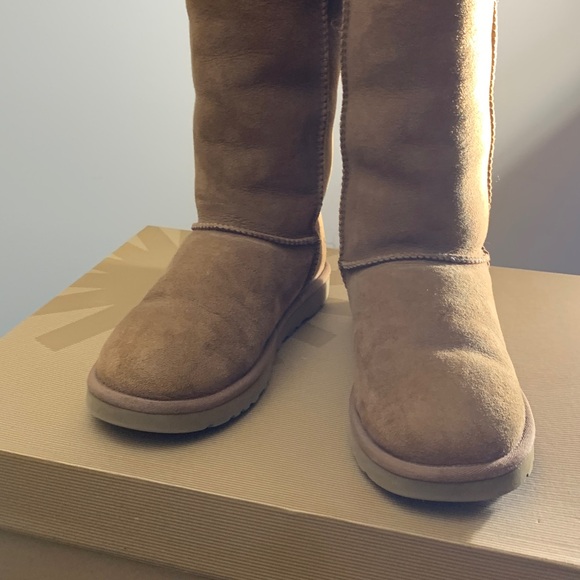 UGG Classic Tall Tan Boots Chestnut Sz 7 EUC - Picture 16 of 16